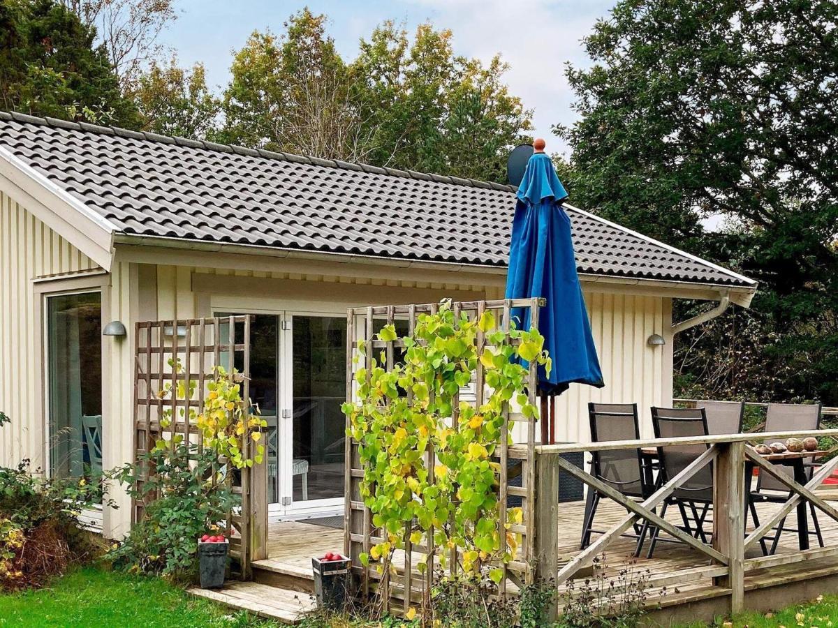 One-Bedroom Holiday Home In Kallekaerr Apelgården エクステリア 写真